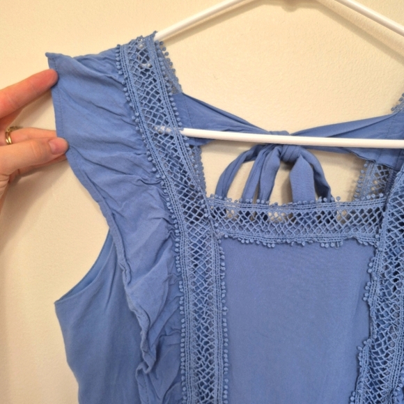 Jun & Ivy Blue Sleeveless Ruffle Blouse – Size M - Picture 2 of 5